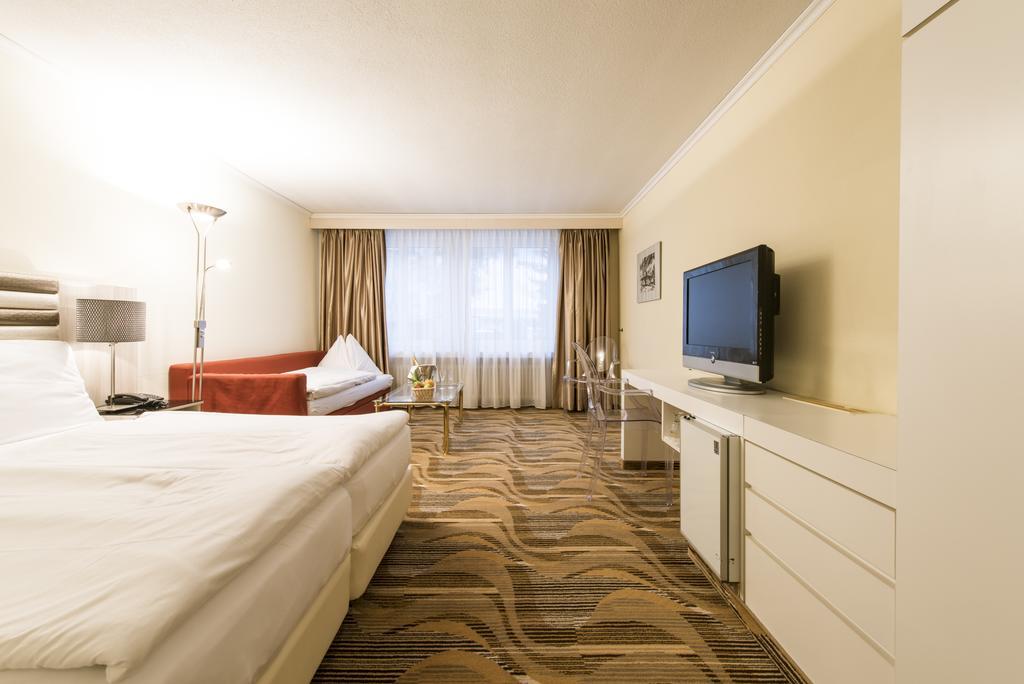 Posthotel Holiday Villa อาโรซา ภายนอก รูปภาพ