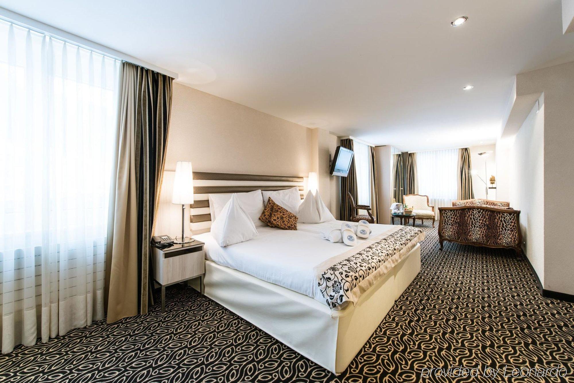 Posthotel Holiday Villa อาโรซา ภายนอก รูปภาพ
