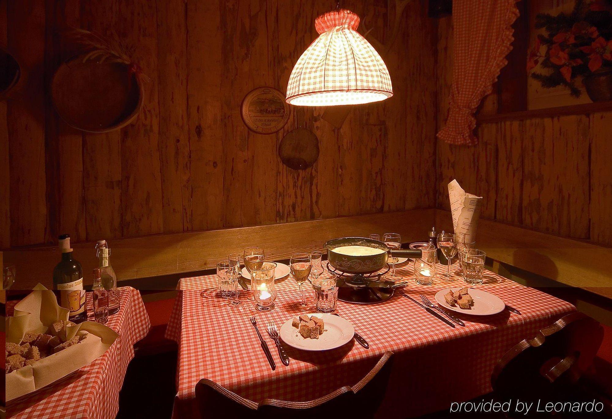 Posthotel Holiday Villa อาโรซา ร้านอาหาร รูปภาพ